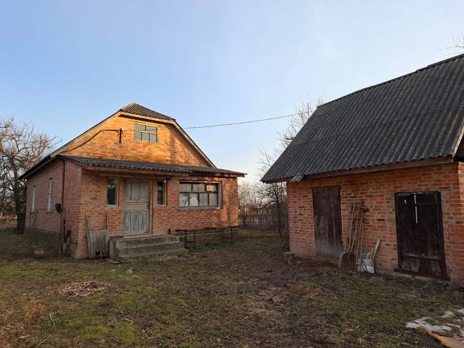 Цегляний будинок