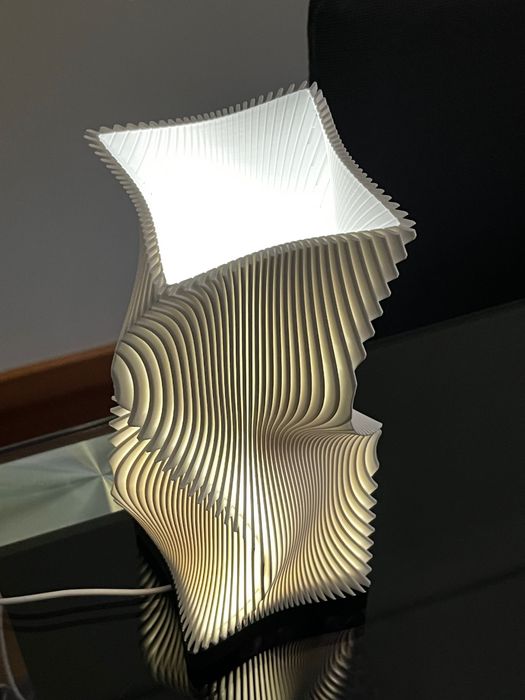 Candeeiro / Luminária Design Moderno Impresso em 3D – 24 cm