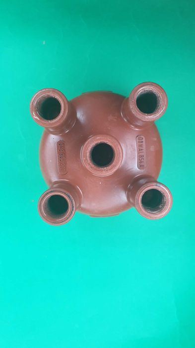 Kopułka aparatu zapłonowego 
0439, 05207
Made in Germany