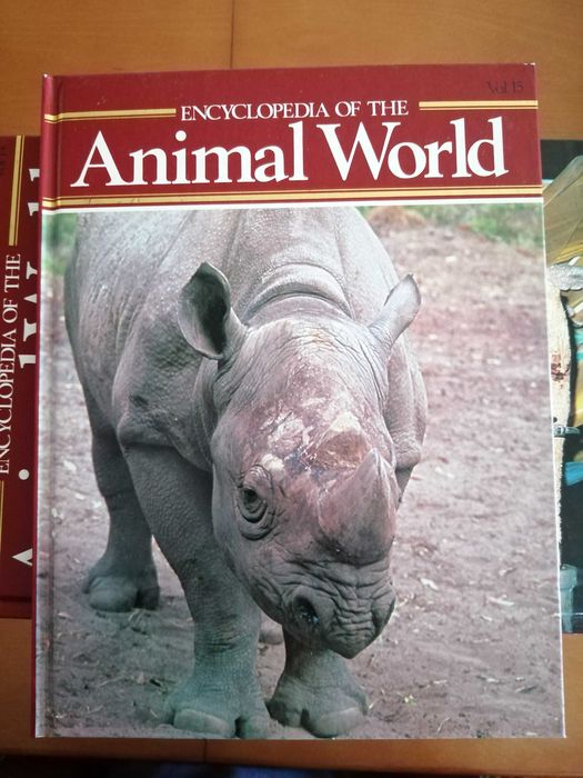 Encyclopedia of the Animal World  - Bay Books Sydney, 21 vols.
