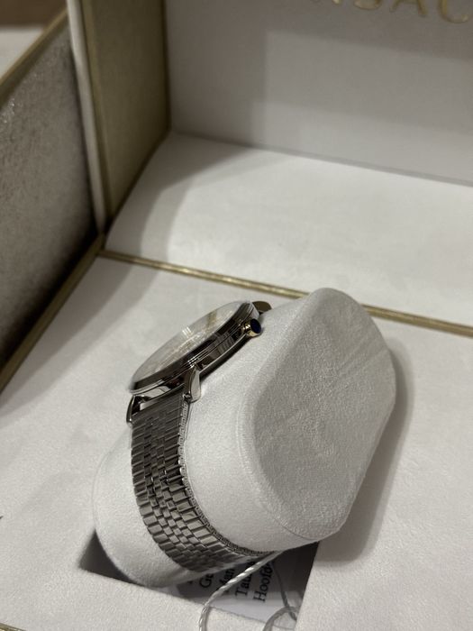 Zegarek damski Versace Essential VEK400521
