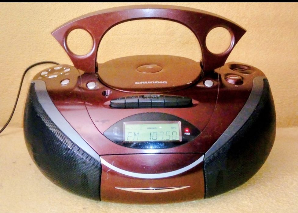 GRUNDIG RRCD 3720 DEC boombox cd mp3 USB sprawny