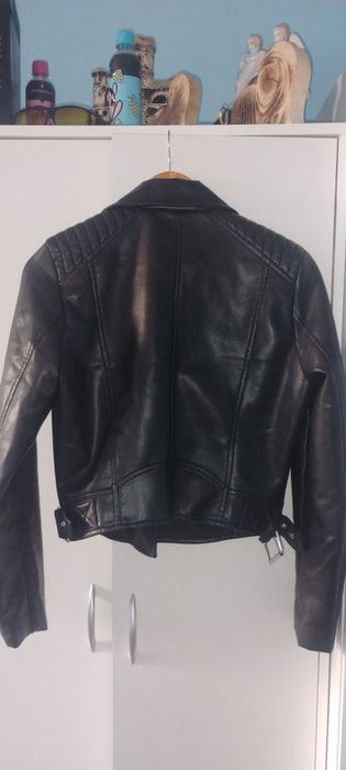 STRADIVARIUS Kurtka z imitacji skóry czarny