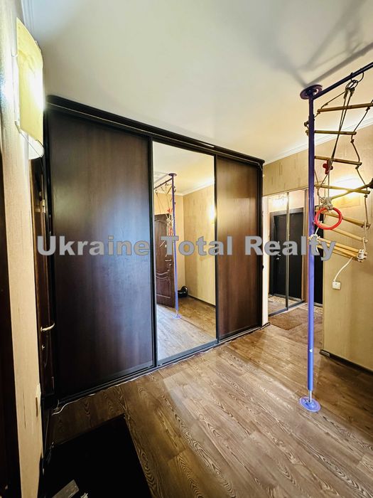 Метро Вирлиця 5хв! 3 кімнатна квартира 73м2! Вулиця Вербицького 34