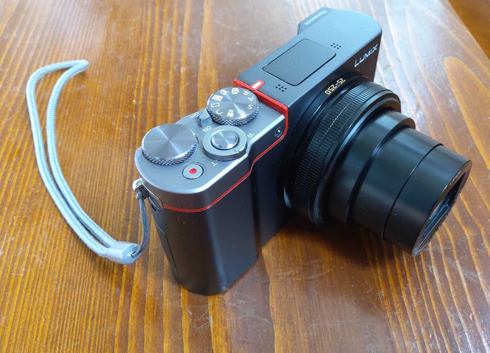 Фотоапарат Panasonic преміум компакт