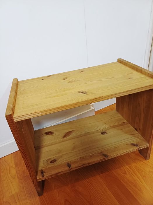 Sapateira em madeira