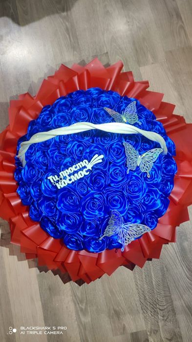 Букет з Атласної Ленти
D-40 см Ціна 3500 грн трояндочок 61 шт .
Є ще в наявності розмір корзинки D-35/25 см