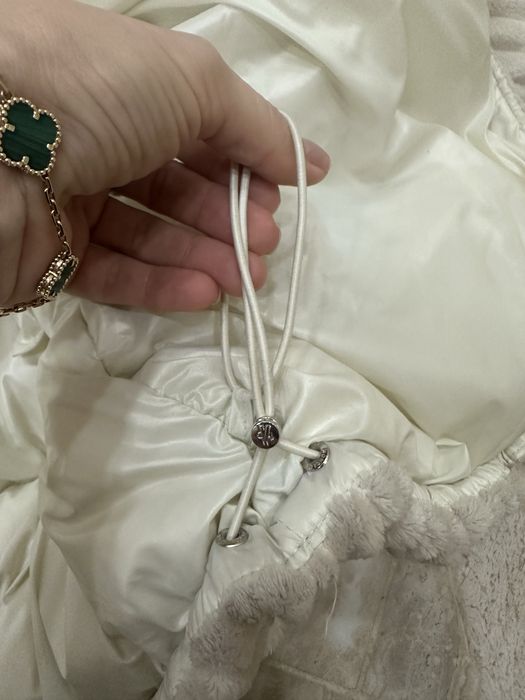 Пуховик Moncler