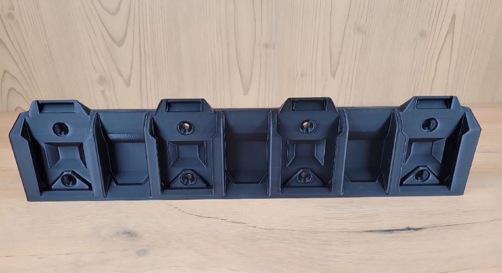 Suporte de parede para 4 baterias 20V parkside