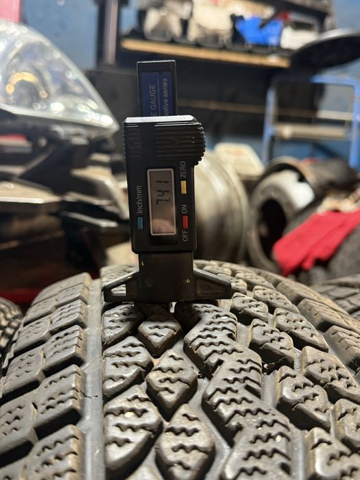 205/80R16 104TYokohama(zima)