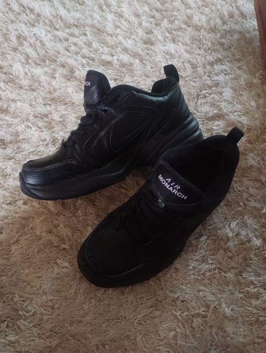 Кросівки Nike monarch