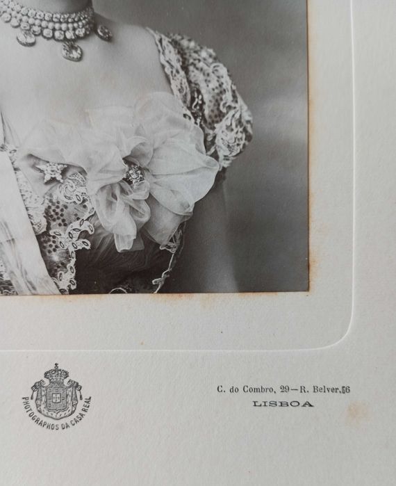 Antigo retrato da Rainha Dona Amélia fotografia sobre papel assinada