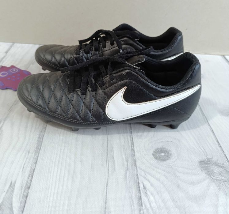 Buty piłkarskie Nike Majestry r. 43