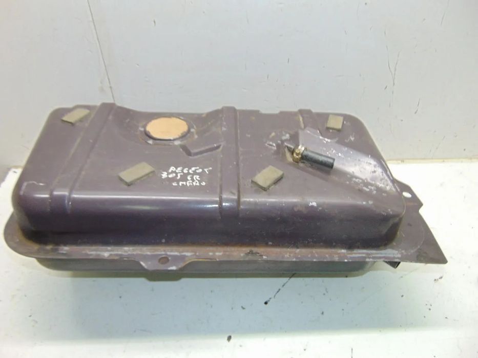 Peugeot 305 depósito gasolina