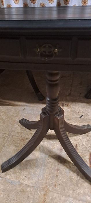 Mesa de Apoio de Madeira