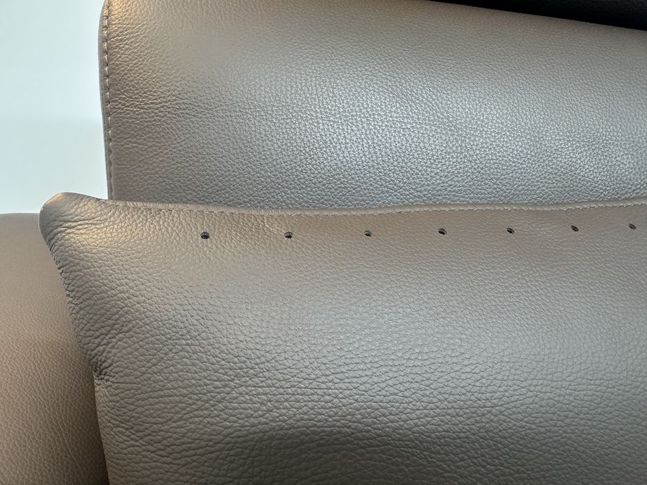 Розкладний,шкіряний з Європи