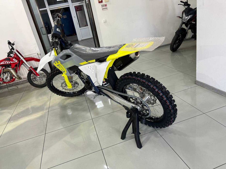 Кроссовий мотоцикл Husqvarna FC 350 2024