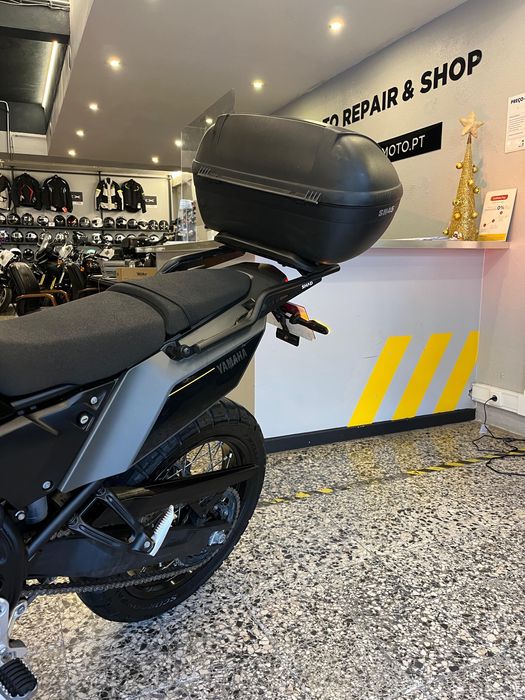 Yamaha T7 Teneré de 2024 com 10000 Kms, como nova e Top Case
