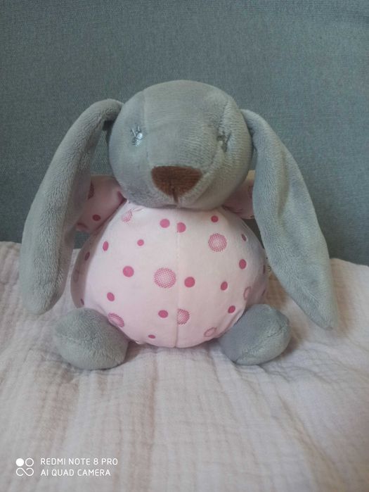 Pluszowa grzechotka królik