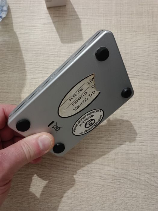 SCART switcher (2 input 1 output) c/oferta de um Cabo SCART (21 pin)