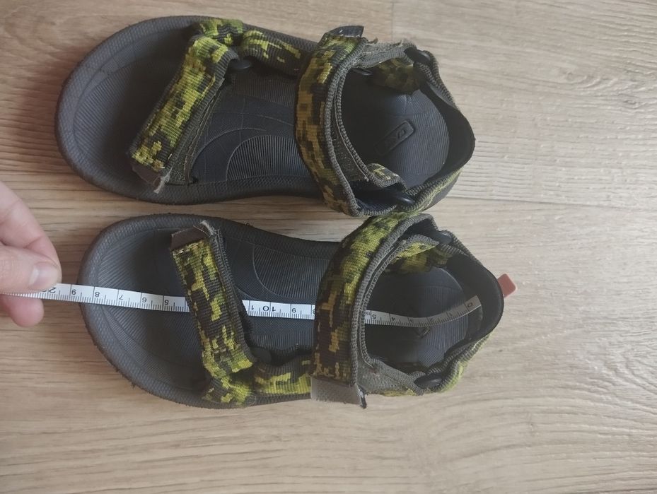 Дитячі сандалі Teva 28 розмір