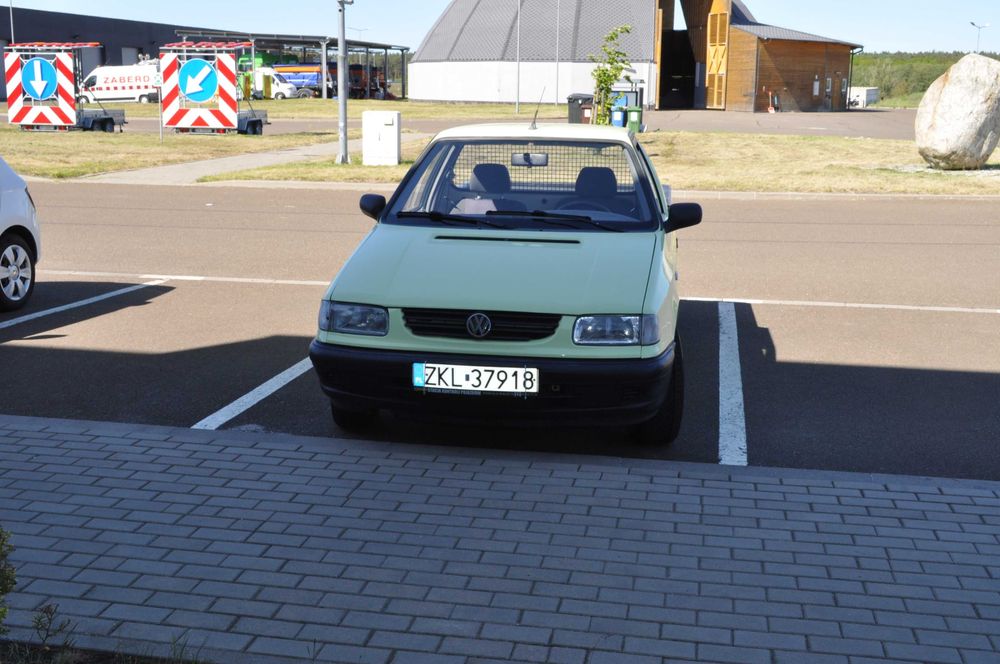 Volkswagen      Caddy  Pickup