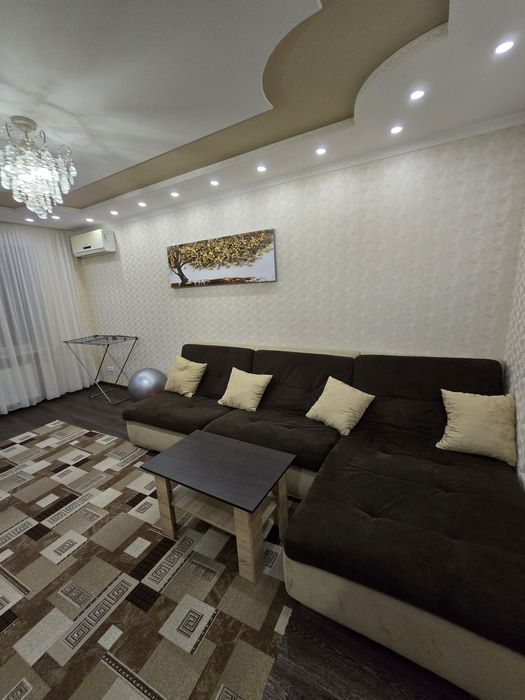 Сдам шикарную 4к квартиру на Лазурном. Автономное газовое отопление