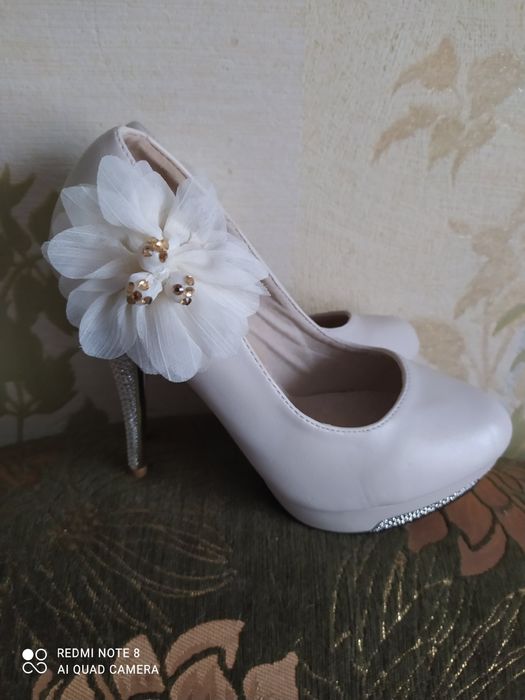Туфлі жіночі весільні,святкові