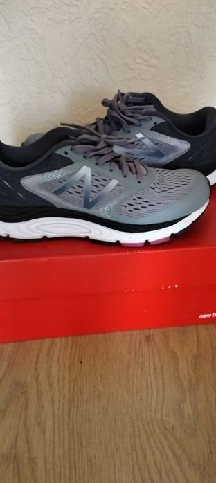 Кросівки New Balance оригінал, розмір 40,5, устілка 26см