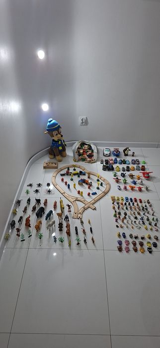 Karton zabawek Psi Patrol  Jetek  klocki kolejka zwierzęta figurki