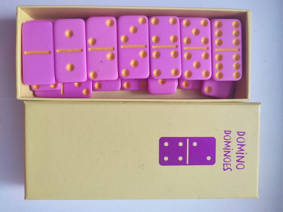 Dominó rosa novo