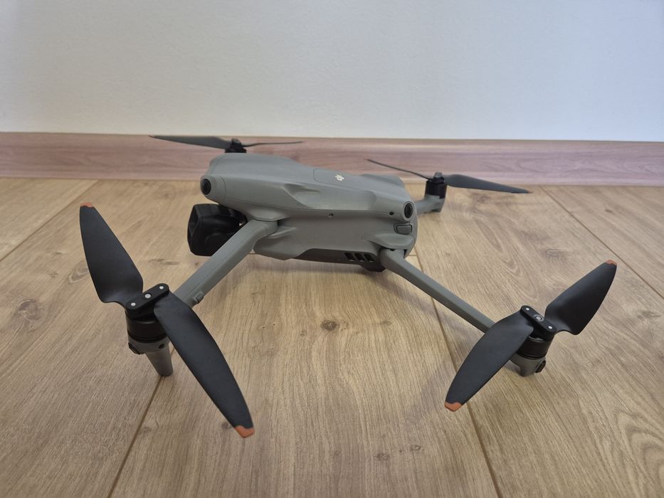 Квадрокоптер  DJI Air 3