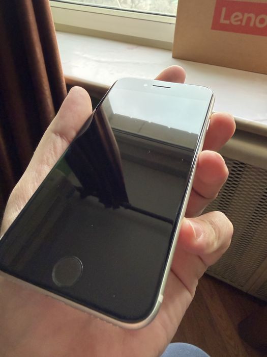iPhone SE 2022 (3 gen) 64 gb