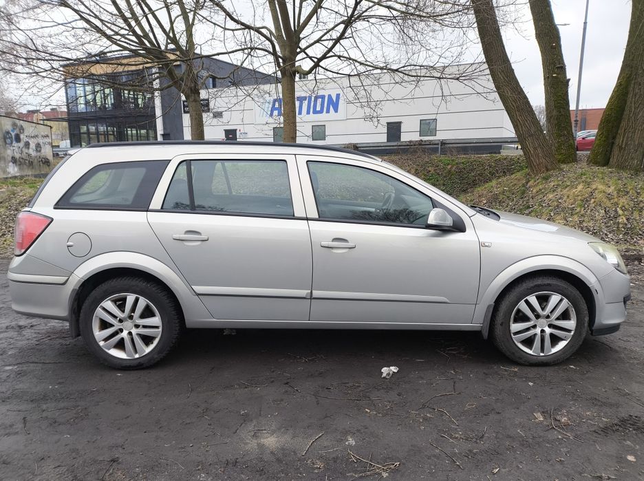 Opel Astra 2006 rok 1.4 ben 90km