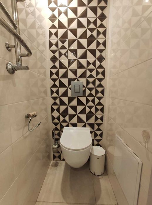 Продам чотирикімнатну квартиру з видом на набережну