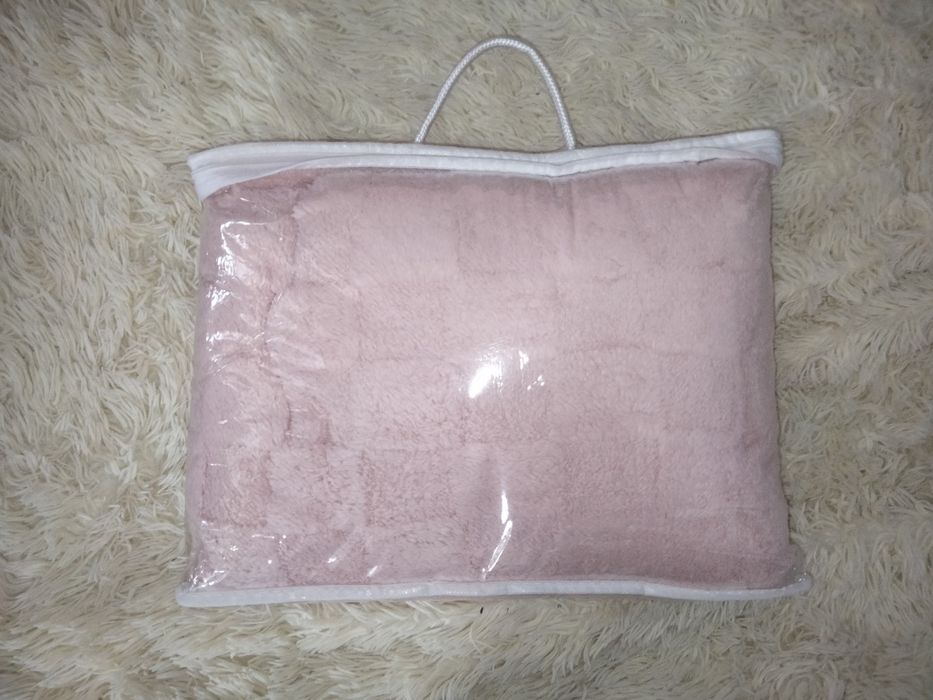 Плед 180x200 см розовый покрывало плюшевое двухспальное в сумке