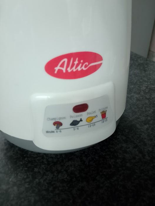 Fritadeira a óleo pequen 1,5l