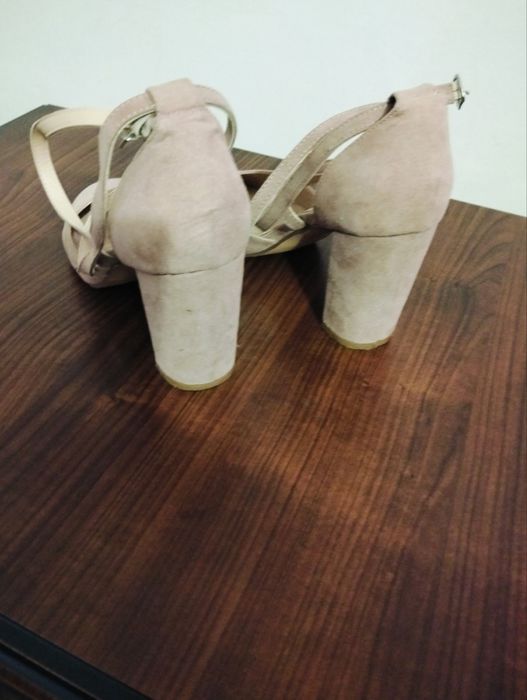 Продам замшеві туфлі