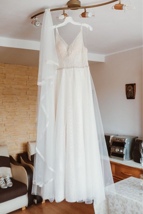 Suknia ślubna z koralikami cekinami tiul M/38