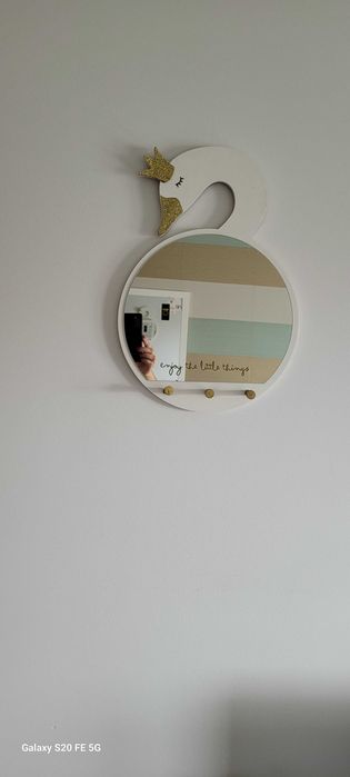 Espelho criança dourado426134840448143362