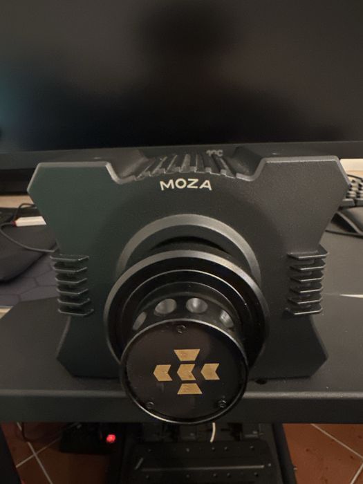 Base simracing MOZA R5 (so a base)