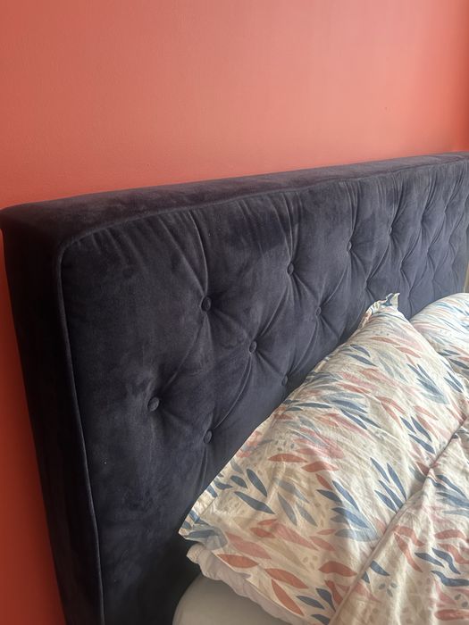 Granatowe łóżko pikowane 160x200