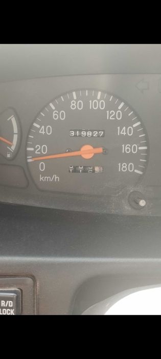 Carrinha Mitsubishi L200 diesel, ano 1998 para venda