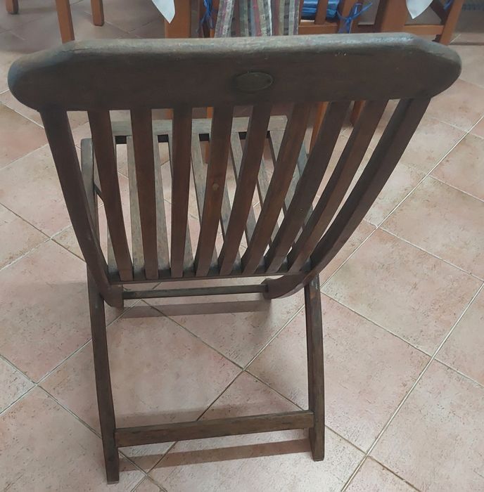 CADEIRA EM MADEIRA.ALMOFADA COSTAS E ASSENTO.Casa,Quarto,Sala,Cozinha.