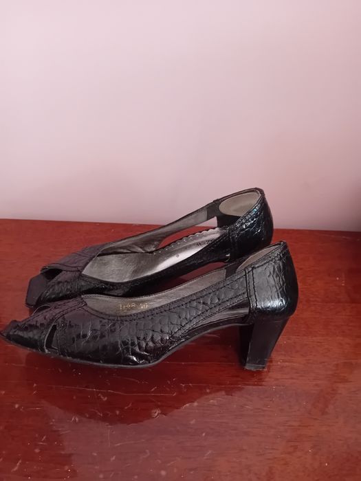 Odkryte letnie czółenka