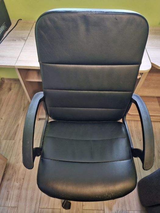 Krzesło komputerowe czarne