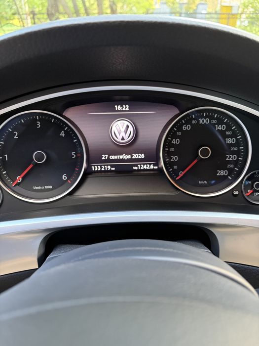 Продам  vw touareg 3.0 tdi. Ідеальний. Офіційний