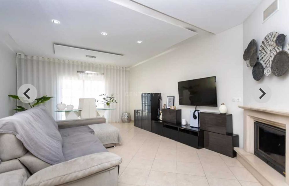 Móvel TV + cristaleira