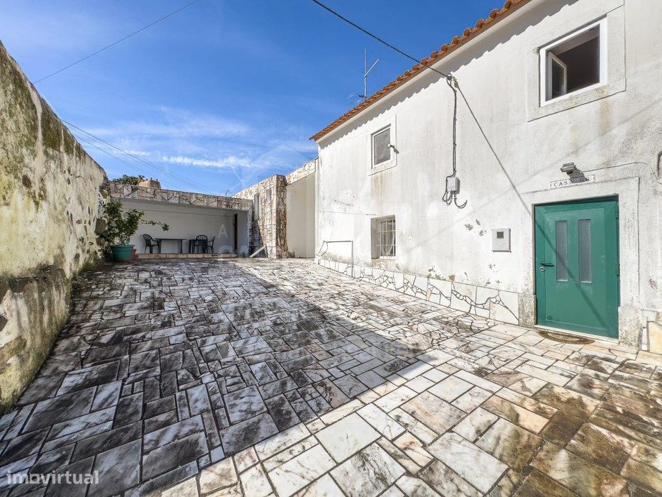 Vende Moradia T2 - Ericeira 15 km, A Casa das Casas