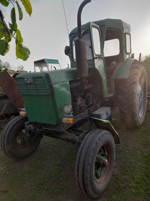 Продаю Трактор разом з ремарентом